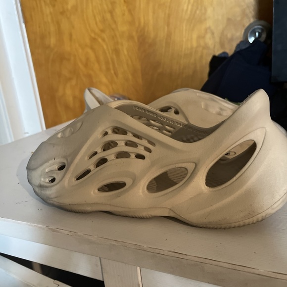 YEEZY foamrunners size 10’5 used